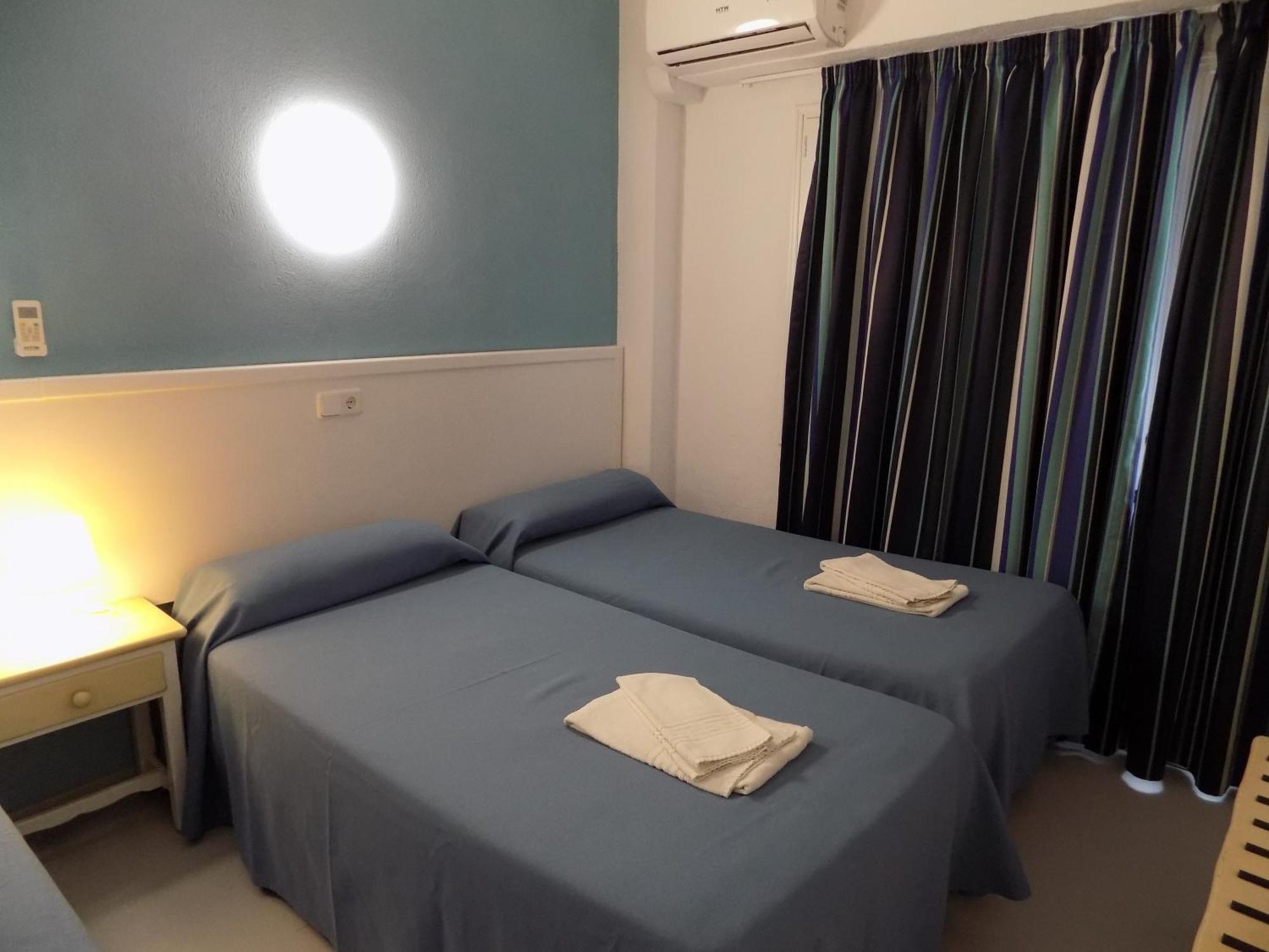 Hostal Villa Maruja El Arenal  Room photo