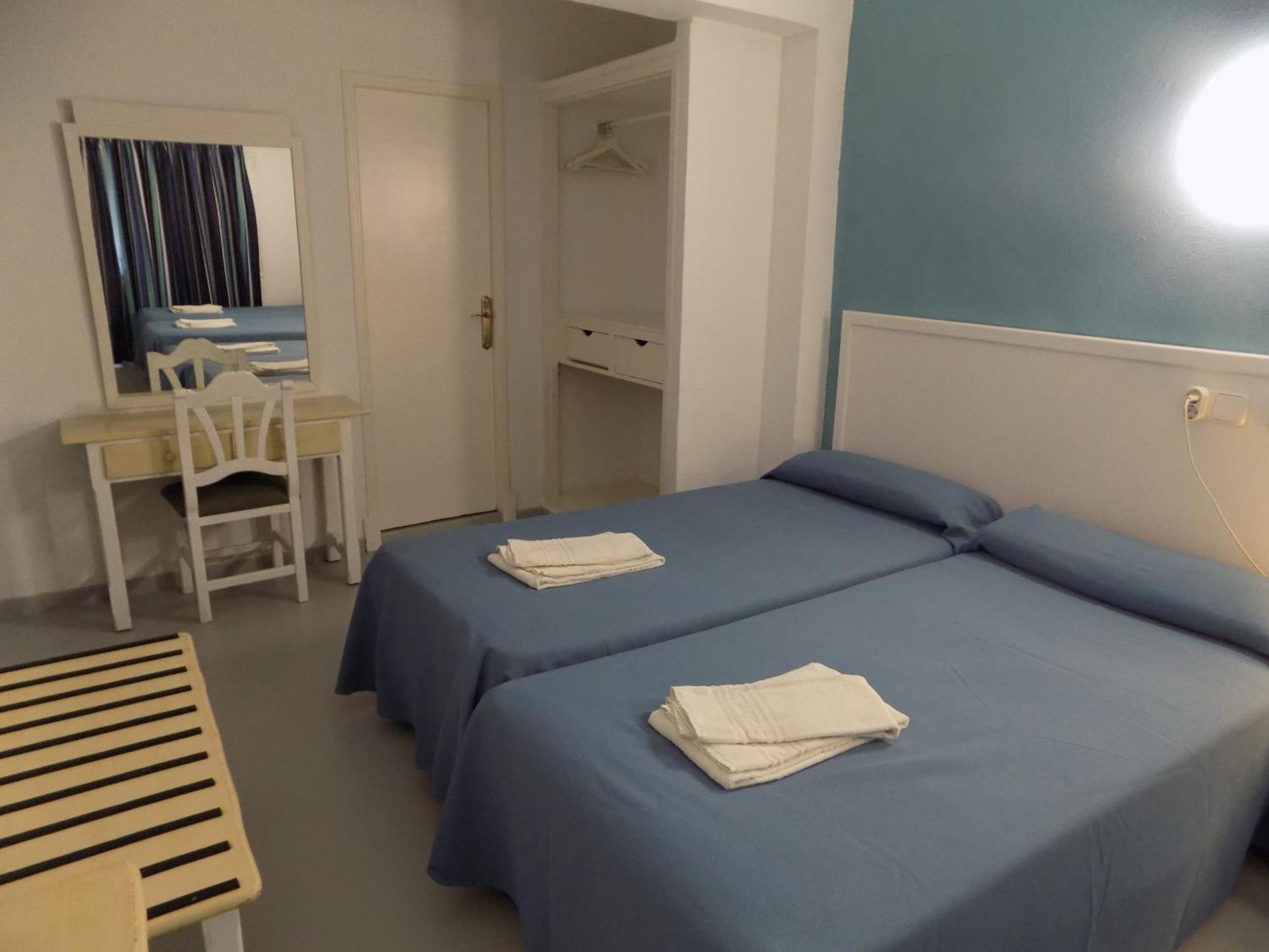Hostal Villa Maruja El Arenal  Room photo