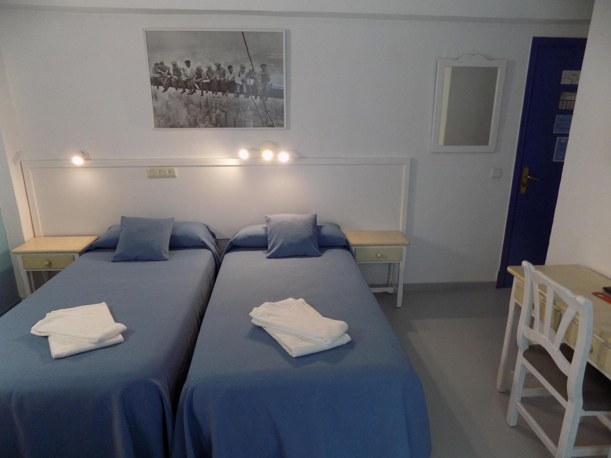 Hostal Villa Maruja El Arenal  Room photo