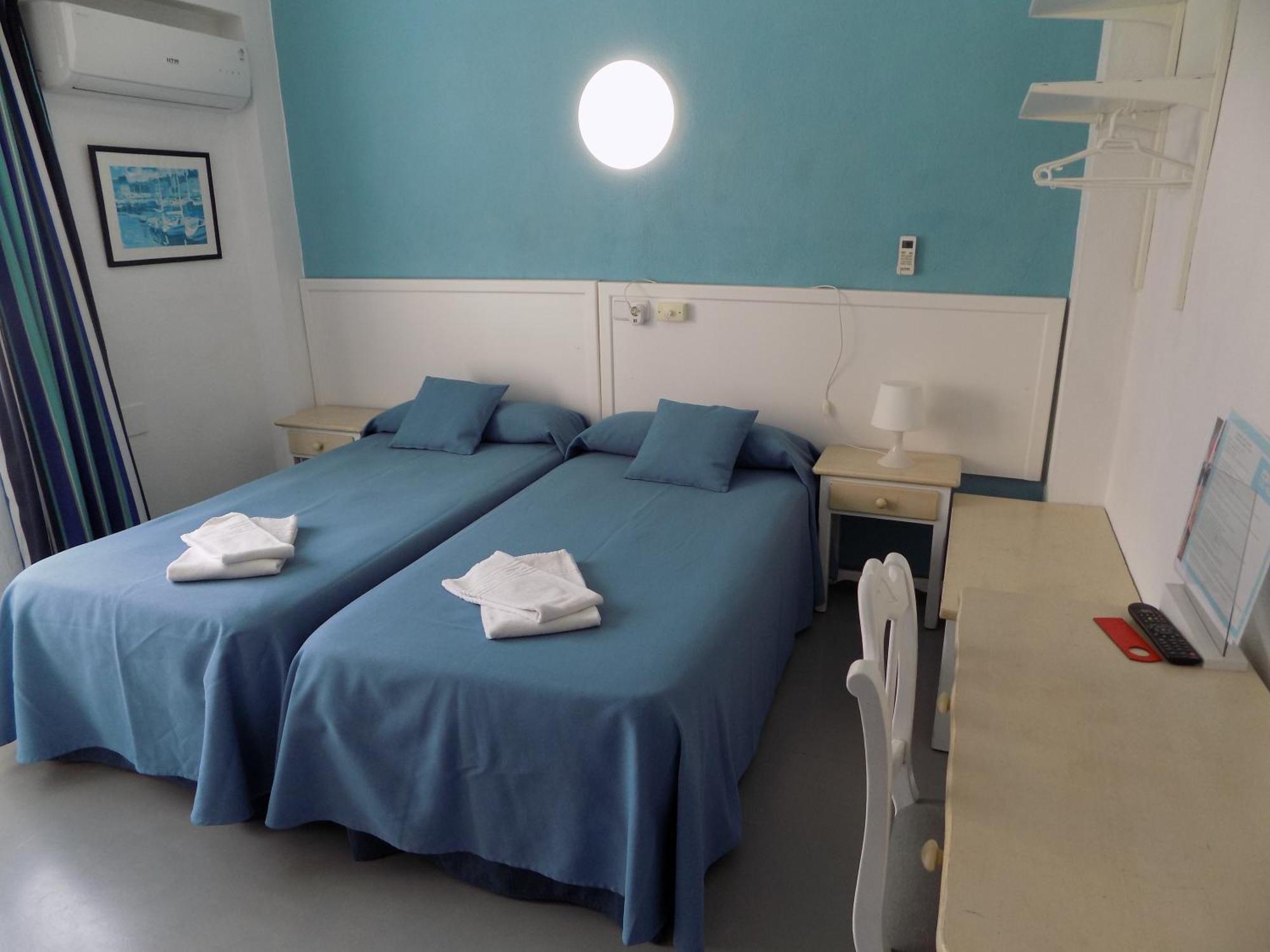 Hostal Villa Maruja El Arenal  Room photo